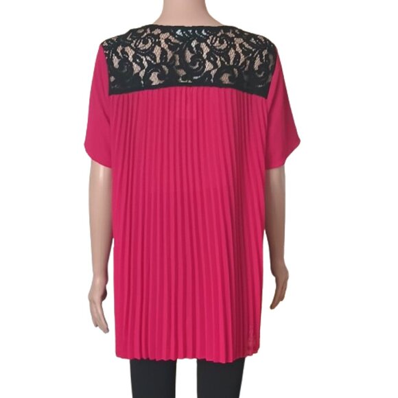 Michael Kors Pleated Back Blouse L Magenta with Black Lace Yoke Short Sleeve Top - Picture 2 of 12